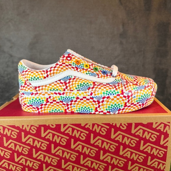 Vans Old Skool Platform Pride Rainbow Checkered Skate Shoes Women US 6.5 - Picture 2 of 13